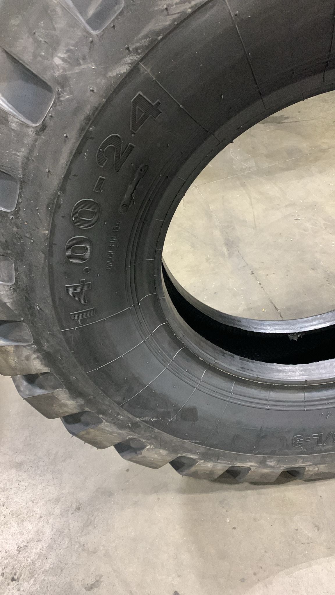 14-24 E3 OTR tire
